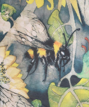 Poly Georgette - Large Busy Bees 1 meter remaining - PG_15