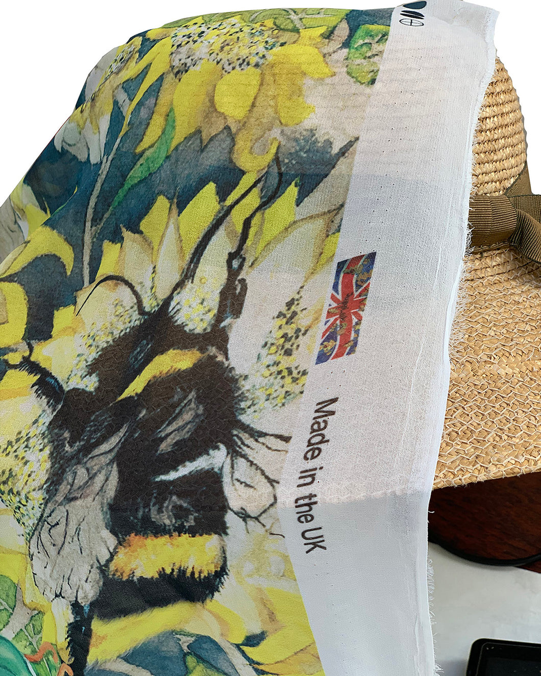 Poly Georgette - Large Busy Bees 1 meter remaining - PG_15